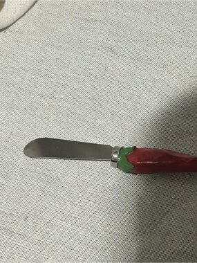 Red Chili Pepper Handle Spreader Knife